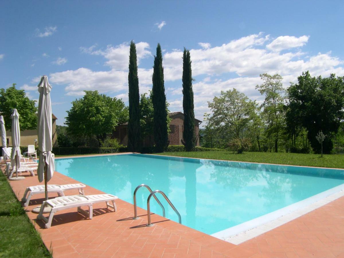 Appartamenti Avanella A 150 Mt Dalla Piscina 150 Mt From Swimming Pool Черталдо Екстериор снимка