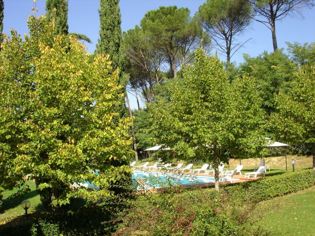 Appartamenti Avanella A 150 Mt Dalla Piscina 150 Mt From Swimming Pool Черталдо Екстериор снимка