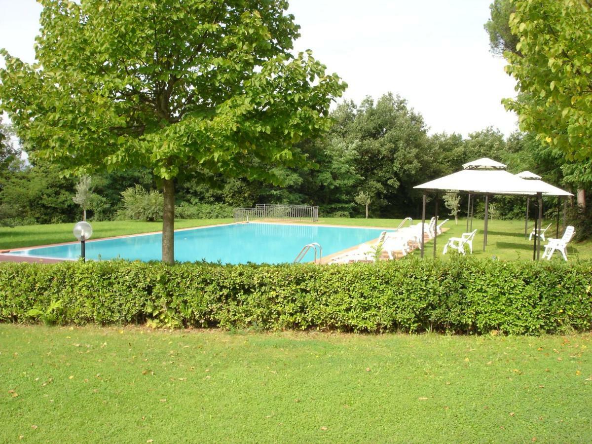 Appartamenti Avanella A 150 Mt Dalla Piscina 150 Mt From Swimming Pool Черталдо Екстериор снимка
